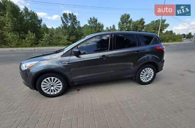 Внедорожник / Кроссовер Ford Escape 2015 в 