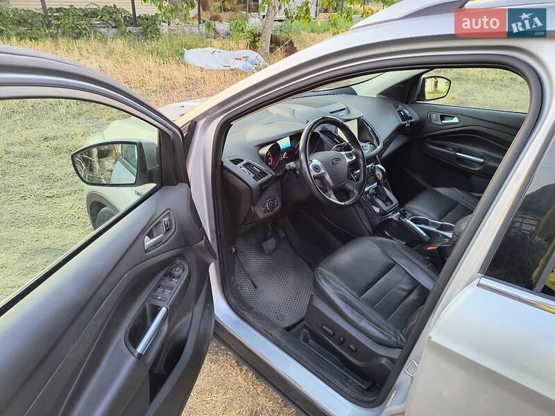 Внедорожник / Кроссовер Ford Escape 2014 в Днепре