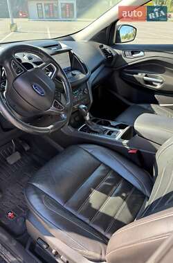 Внедорожник / Кроссовер Ford Escape 2017 в 