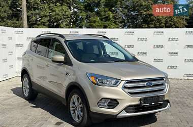 Позашляховик / Кросовер Ford Escape 2017 в Луцьку