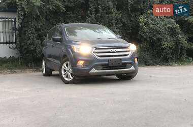 Внедорожник / Кроссовер Ford Escape 2018 в 