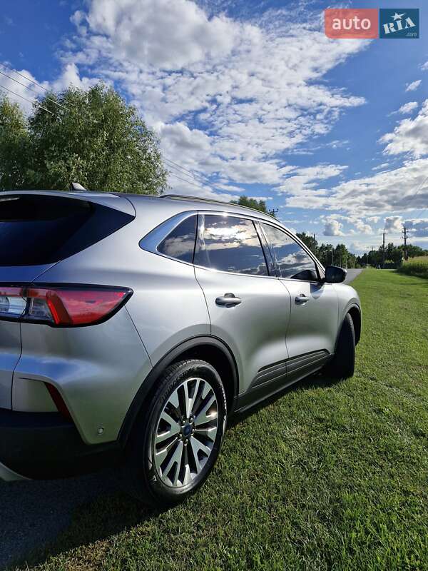 Внедорожник / Кроссовер Ford Escape 2021 в Киеве