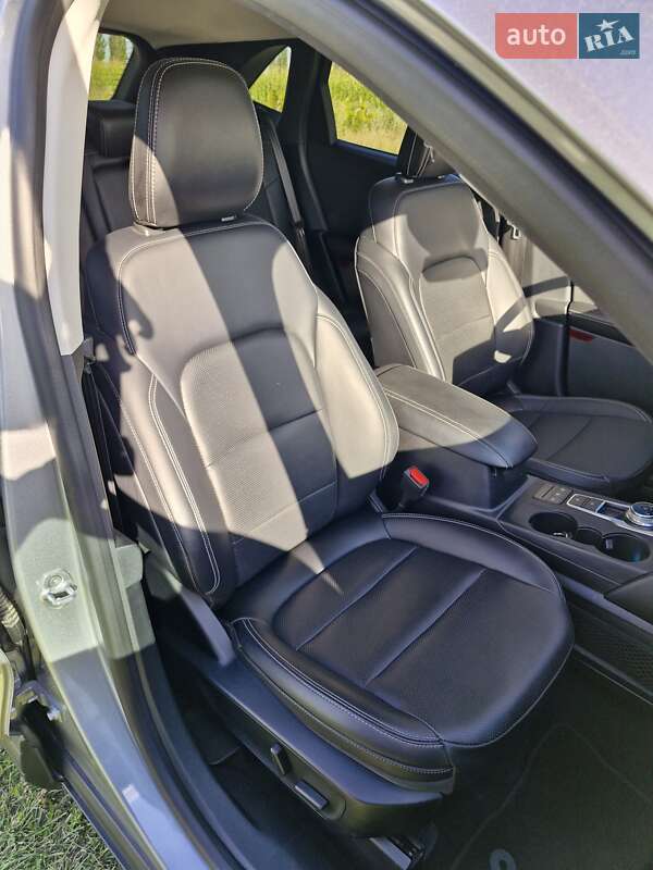 Внедорожник / Кроссовер Ford Escape 2021 в Киеве