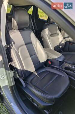 Внедорожник / Кроссовер Ford Escape 2021 в 