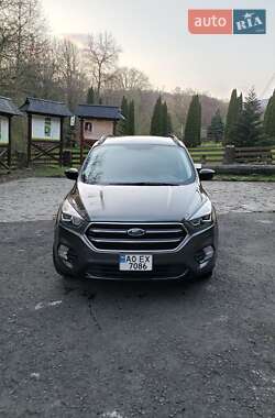 Позашляховик / Кросовер Ford Escape 2017 в Ужгороді