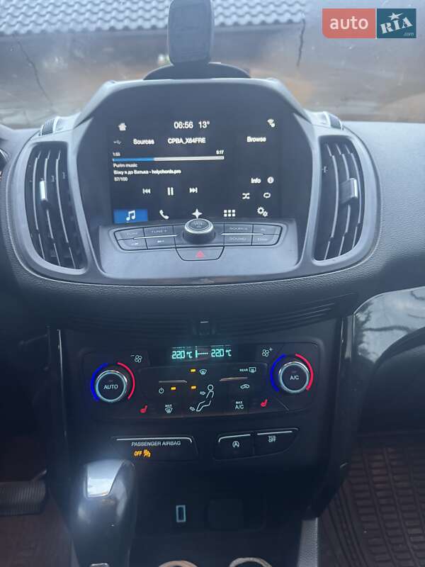 Внедорожник / Кроссовер Ford Escape 2017 в Ужгороде