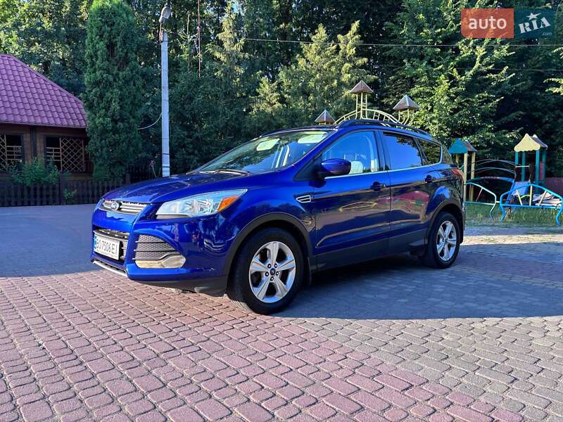 Внедорожник / Кроссовер Ford Escape 2015 в 