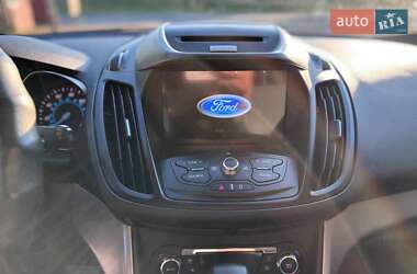 Внедорожник / Кроссовер Ford Escape 2015 в 