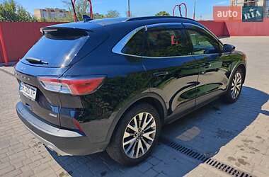 Внедорожник / Кроссовер Ford Escape 2020 в 