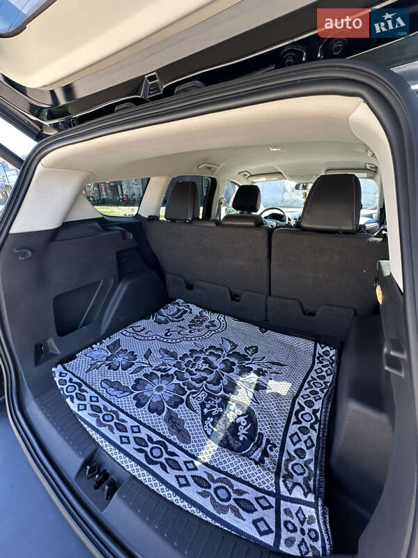 Внедорожник / Кроссовер Ford Escape 2017 в Хороле