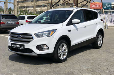 Внедорожник / Кроссовер Ford Escape 2016 в 