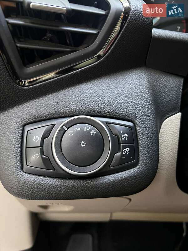 Внедорожник / Кроссовер Ford Escape 2016 в Днепре