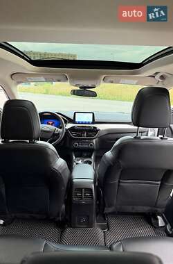 Внедорожник / Кроссовер Ford Escape 2020 в 
