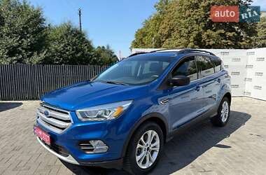Внедорожник / Кроссовер Ford Escape 2017 в 
