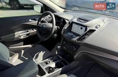 Внедорожник / Кроссовер Ford Escape 2017 в 