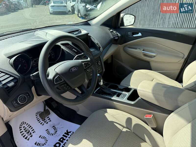 Внедорожник / Кроссовер Ford Escape 2017 в Луцке