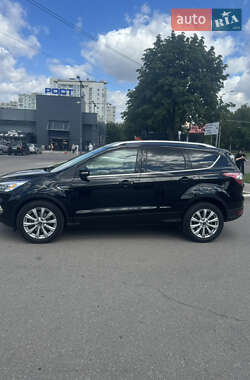 Внедорожник / Кроссовер Ford Escape 2017 в 