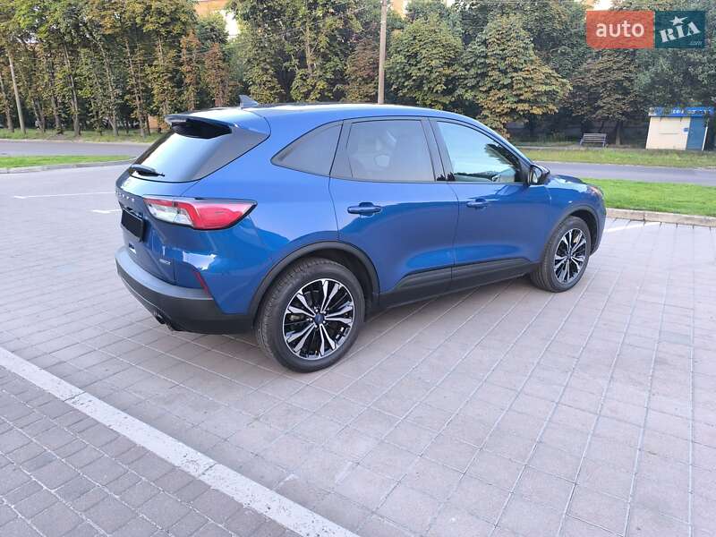 Внедорожник / Кроссовер Ford Escape 2022 в Черкассах