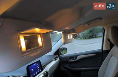 Внедорожник / Кроссовер Ford Escape 2022 в 