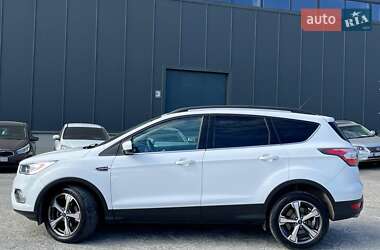 Внедорожник / Кроссовер Ford Escape 2016 в 