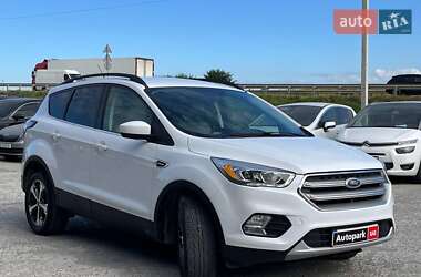 Внедорожник / Кроссовер Ford Escape 2016 в 