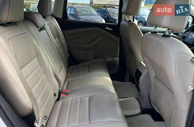Внедорожник / Кроссовер Ford Escape 2016 в 