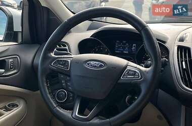 Внедорожник / Кроссовер Ford Escape 2016 в 