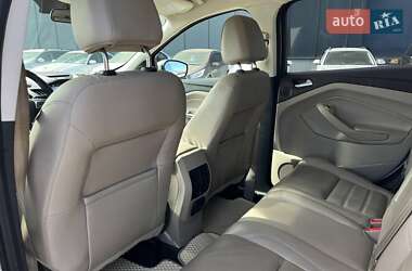 Внедорожник / Кроссовер Ford Escape 2016 в 