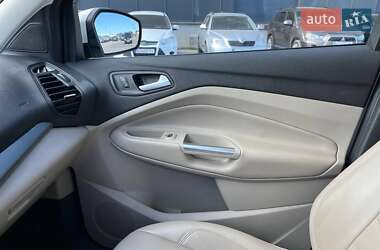 Внедорожник / Кроссовер Ford Escape 2016 в 
