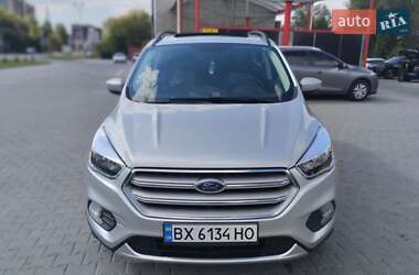 Внедорожник / Кроссовер Ford Escape 2018 в 
