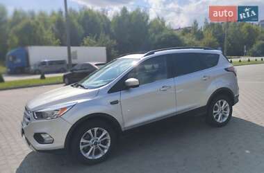Внедорожник / Кроссовер Ford Escape 2018 в 