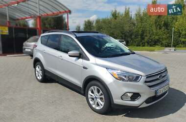 Внедорожник / Кроссовер Ford Escape 2018 в 