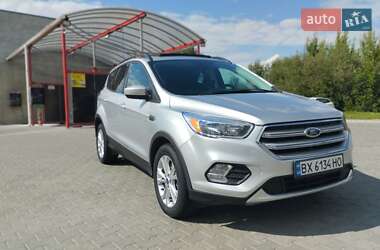 Внедорожник / Кроссовер Ford Escape 2018 в 