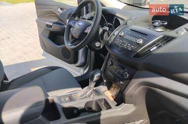 Внедорожник / Кроссовер Ford Escape 2018 в 