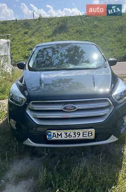 Внедорожник / Кроссовер Ford Escape 2019 в 