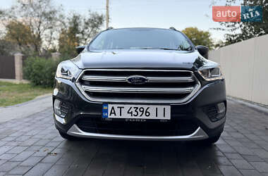 Внедорожник / Кроссовер Ford Escape 2019 в 