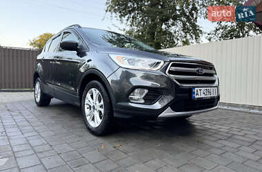 Внедорожник / Кроссовер Ford Escape 2019 в 