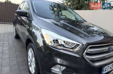 Внедорожник / Кроссовер Ford Escape 2019 в 
