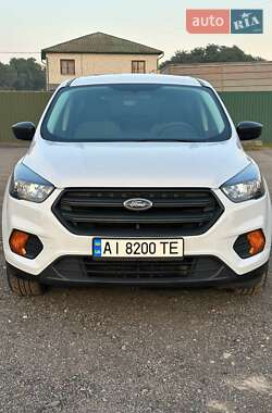 Внедорожник / Кроссовер Ford Escape 2019 в Остер