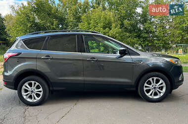 Внедорожник / Кроссовер Ford Escape 2018 в 