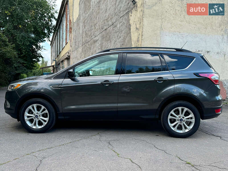 Внедорожник / Кроссовер Ford Escape 2018 в Виннице
