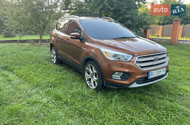 Внедорожник / Кроссовер Ford Escape 2016 в 