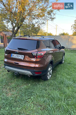 Внедорожник / Кроссовер Ford Escape 2016 в 