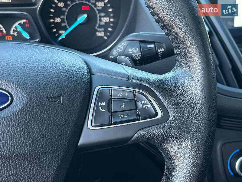 Внедорожник / Кроссовер Ford Escape 2017 в Львове