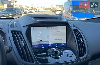 Внедорожник / Кроссовер Ford Escape 2017 в 