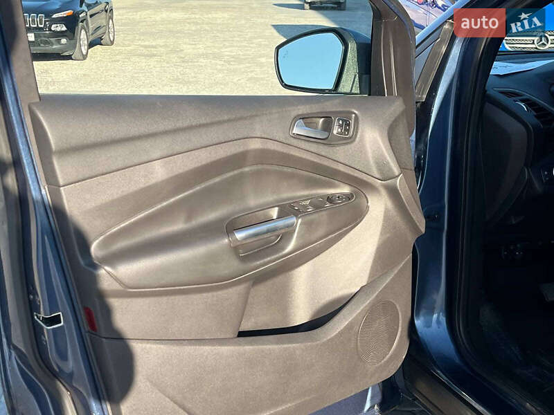 Внедорожник / Кроссовер Ford Escape 2017 в Львове