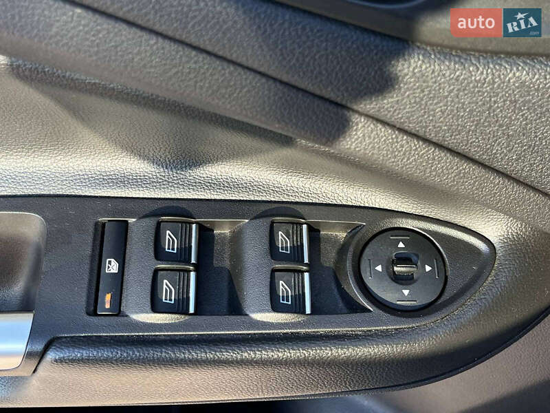 Внедорожник / Кроссовер Ford Escape 2017 в Львове