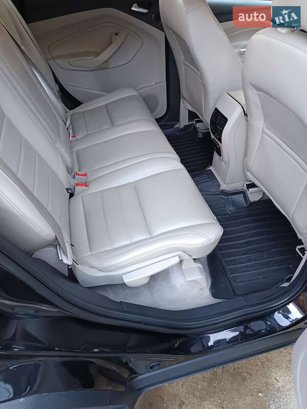 Внедорожник / Кроссовер Ford Escape 2014 в Отынии