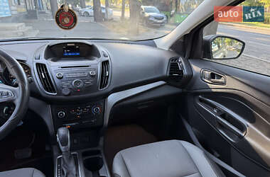 Внедорожник / Кроссовер Ford Escape 2017 в 