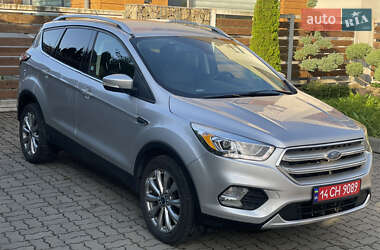 Внедорожник / Кроссовер Ford Escape 2017 в Стрые
